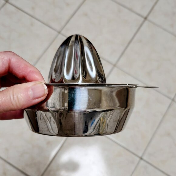 Sur La Table Stainless Steel 2-piece Citrus Juicer, 13 oz. - Picture 6 of 9